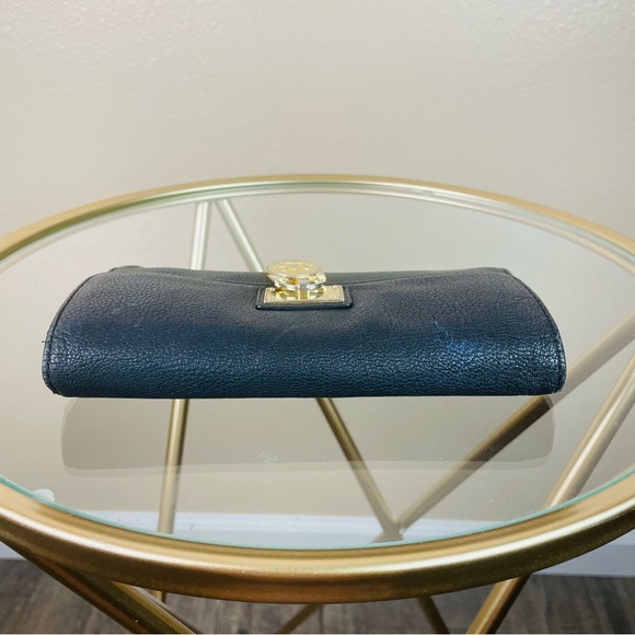 Michael Kors Women’s Black w/ Gold Zip Around Multi Pocket Clutch Wallet - Picture 4 of 12